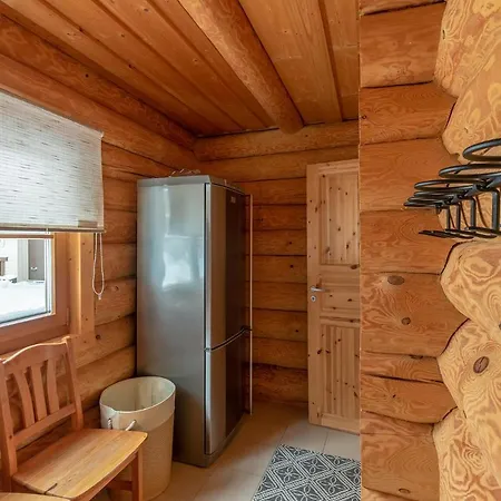 Rosenhausen Puhkemajad 펜션 Puugi